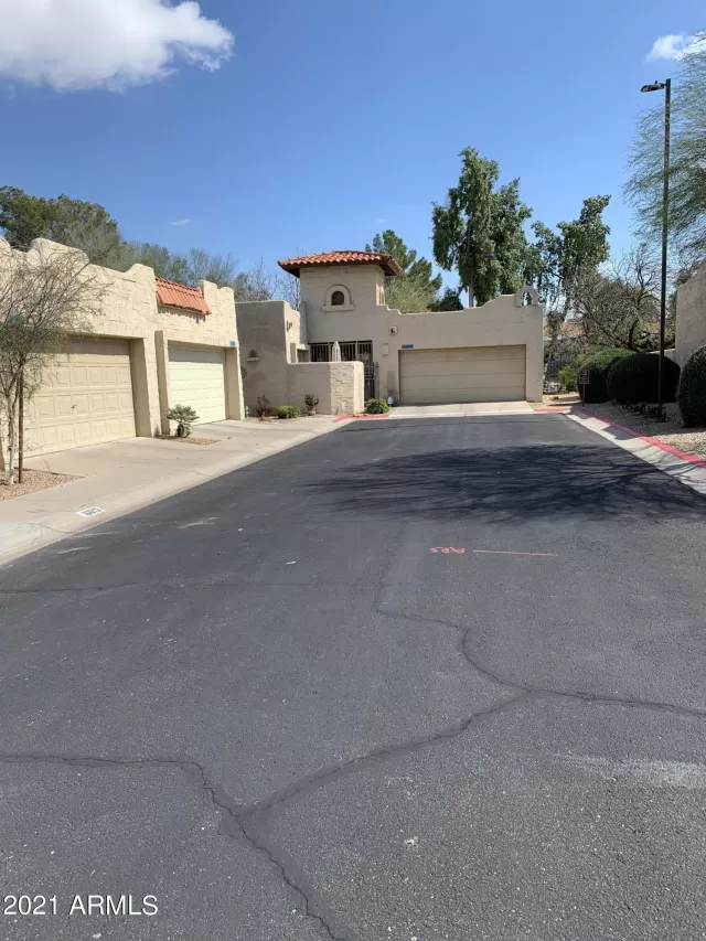 MLS: 6207911 Condo For Sale