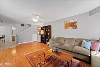 Photo #4: 6207915 Listing