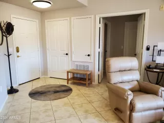 Photo #5: 6207961 Listing