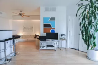 Photo #5: 6207965 Listing 