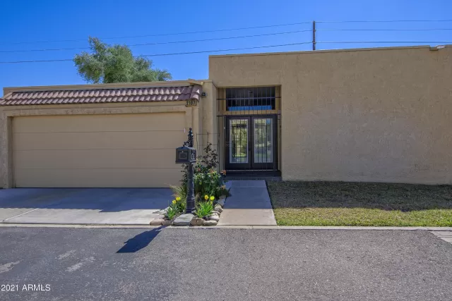 MLS: 6208460 Condo For Sale