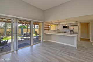 Photo #6: 6208460 Listing 