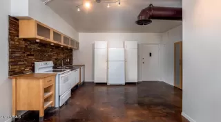 Photo #6: 6208544 Listing