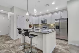 Photo #4: 6208557 Listing