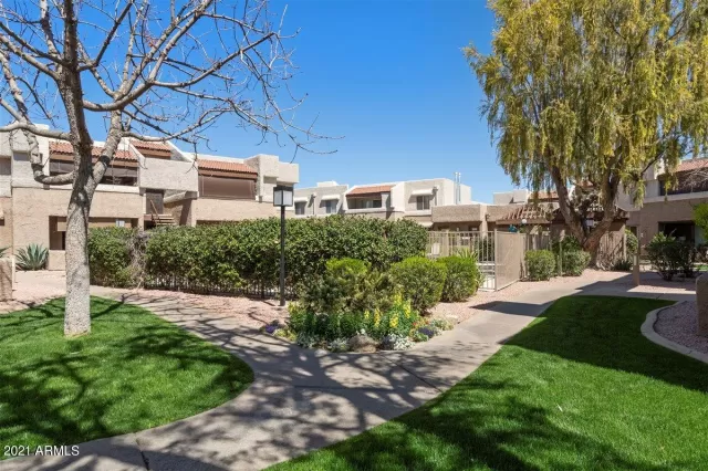 MLS: 6208646 Condo For Sale