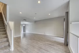 Photo #6: 6208683 Listing