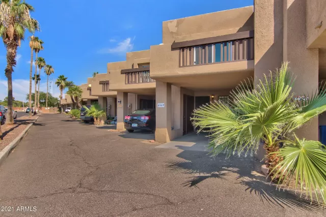 MLS: 6208844 Condo For Sale