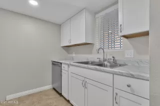 Photo #5: 6208844 Listing