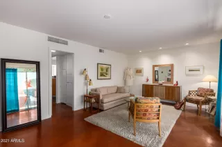 Photo #2: 6208981 Listing 