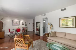 Photo #5: 6208981 Listing 