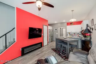 Photo #4: 6208997 Listing