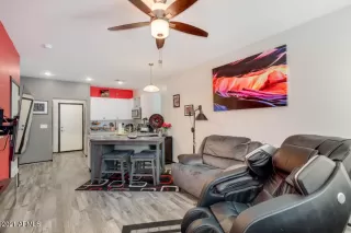 Photo #5: 6208997 Listing