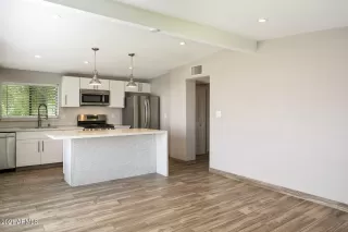 Photo #2: 6209164 Listing