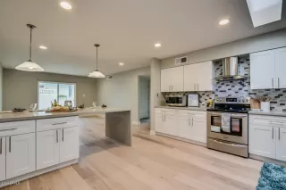 Photo #2: 6209207 Listing