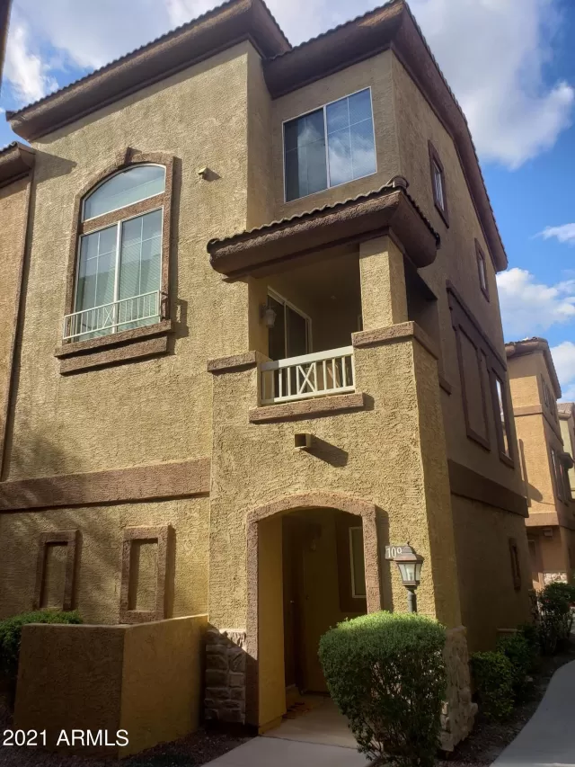 MLS: 6209244 Condo For Sale