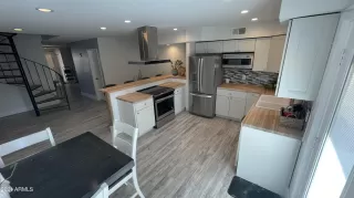 Photo #2: 6209259 Listing