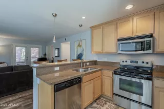 Photo #3: 6209309 Listing