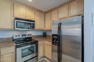 Photo #5: 6209309 Listing