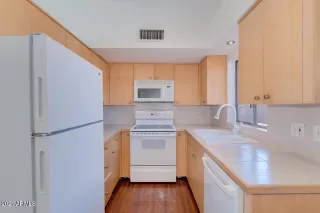 Photo #2: 6209674 Listing