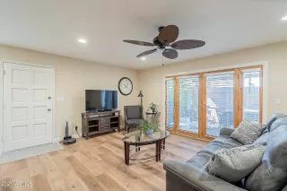 Photo #4: 6209741 Listing