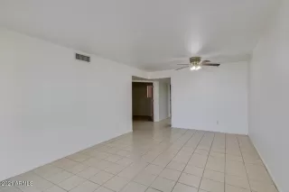 Photo #5: 6209816 Listing