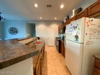 Photo #6: 6209862 Listing