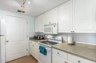 Photo #6: 6209894 Listing 