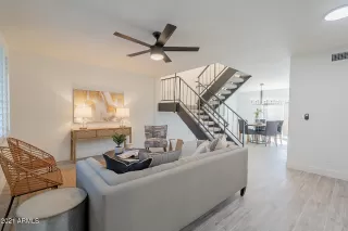 Photo #4: 6209908 Listing