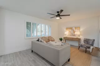 Photo #5: 6209908 Listing