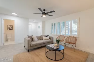 Photo #6: 6209908 Listing