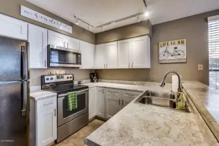 Photo #2: 6209956 Listing 