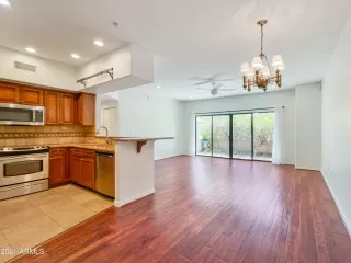 Photo #2: 6210001 Listing