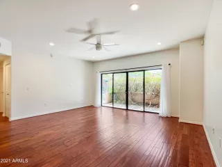 Photo #5: 6210001 Listing