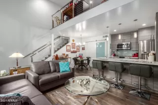 Photo #6: 6210169 Listing