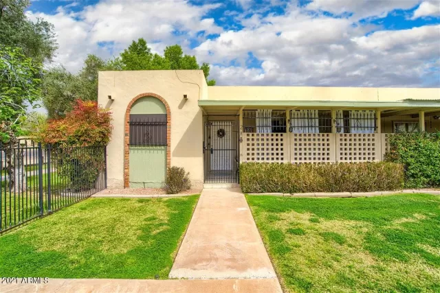 MLS: 6210442 Condo For Sale