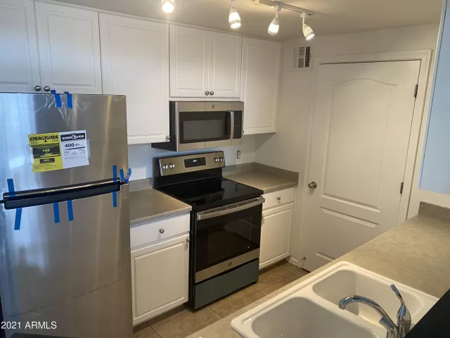 MLS: 6210618 Condo For Sale