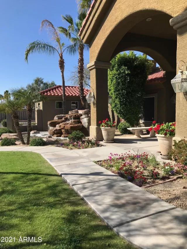 MLS: 6210742 Condo For Sale