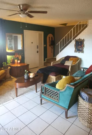 Photo #4: 6210851 Listing