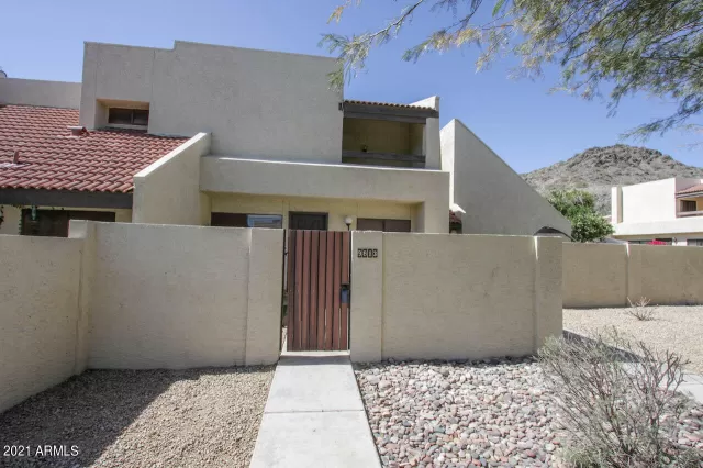 MLS: 6210938 Condo For Sale