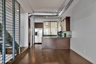 Photo #2: 6211029 Listing