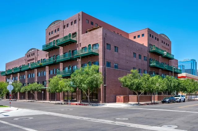 MLS: 6211330 Condo For Sale