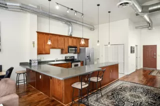 Photo #5: 6211330 Listing