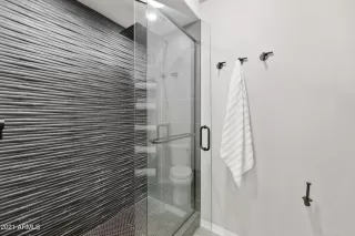 Photo #6: 6211748 Listing