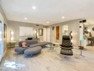 Photo #2: 6211826 Listing