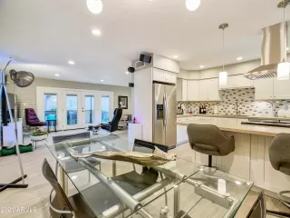 Photo #5: 6211826 Listing