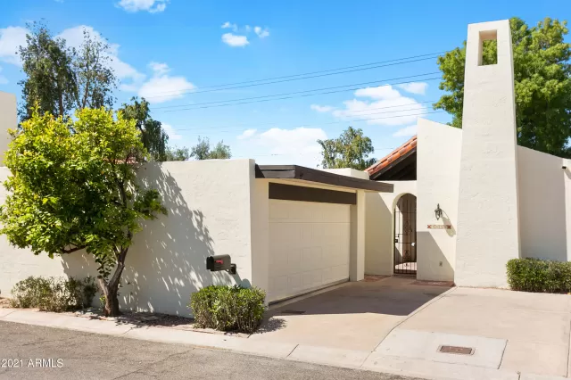 MLS: 6212002 Condo For Sale