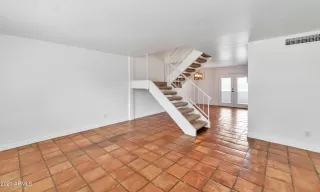 Photo #3: 6212038 Listing