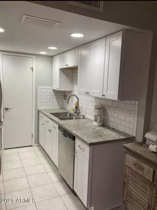 Photo #5: 6212102 Listing 