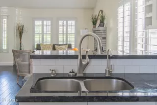 Photo #2: 6212347 Listing