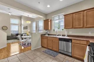 Photo #5: 6212360 Listing